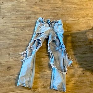 I’m selling blue mom jeans